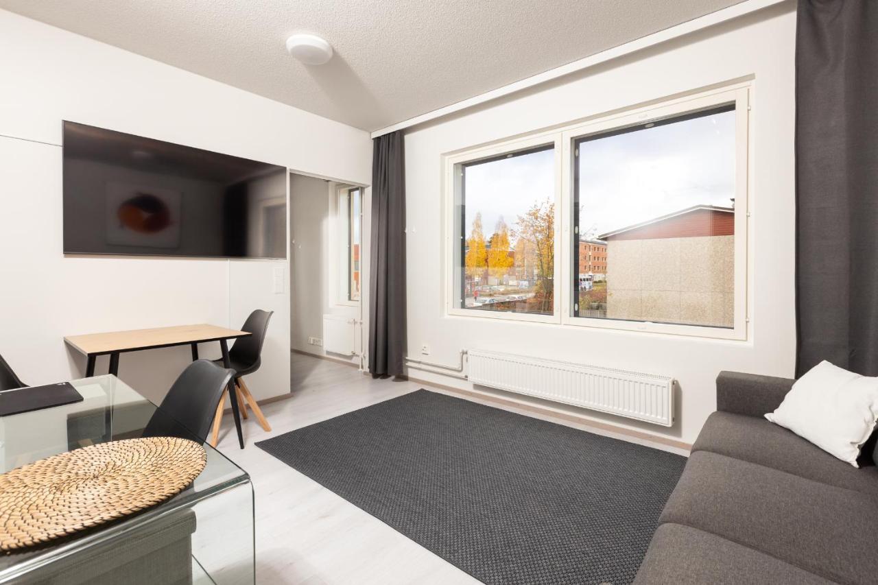 Valoisa Parvekkeellinen Kaksio, Oma Parkkipaikka Apartment ตัมเปเร ภายนอก รูปภาพ