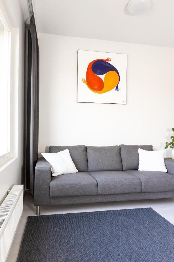 Valoisa Parvekkeellinen Kaksio, Oma Parkkipaikka Apartment ตัมเปเร ภายนอก รูปภาพ